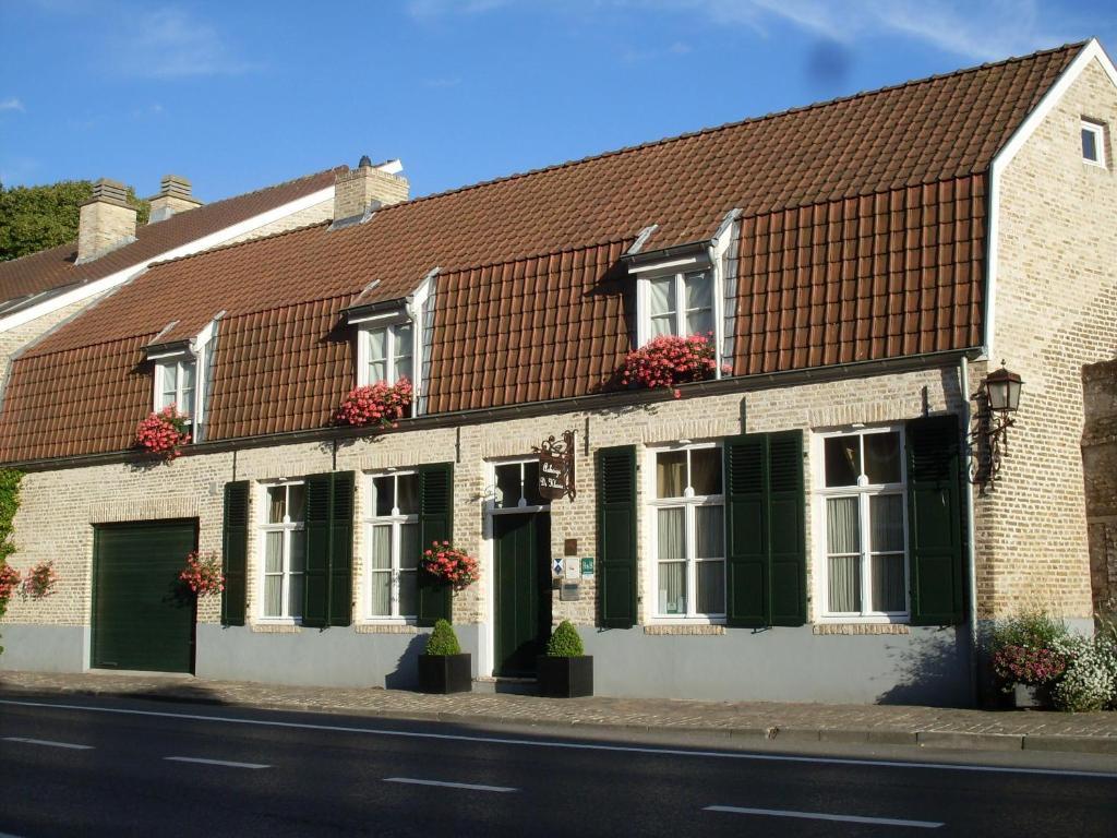 B&B Auberge De Klasse Veurne Bagian luar foto